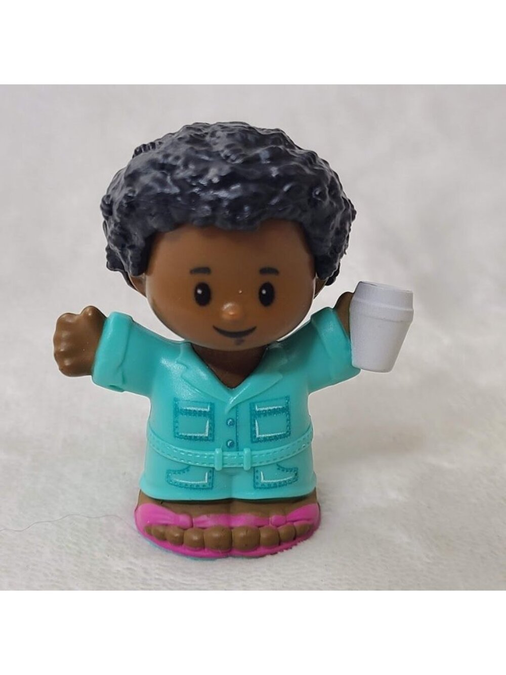 Fisher Price Little People Mom Figure Coffee Cup Teal Outfit 2021 Mattel - Picture 8 of 8
